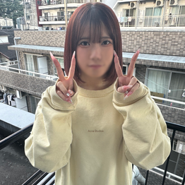 FC2-PPV-4820966 【16迄1290pt】小さくてアイドル資質の愛しいムスメ。「あぁイキそう…イク！」新居のベランダ前で細い腰を掴み、高速ピストンで連続イキ、喘ぎまくり。半外半中で締め付けマンコに濃厚ザーメン注ぎ込む。