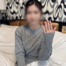 FC2-PPV-4825610 結婚指輪が輝かしい!【無】【不倫中出し】性欲爆盛りの美人妻と不倫SEX。嬉しそうにしゃぶり尽くし、硬い他人棒で激しく腰を動かす。手を握り、指輪を見せつけながら中出しを懇願するド変態。※特典あり