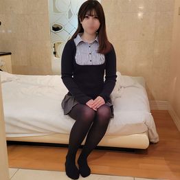 FC2-PPV-4896918 ※15日まで初回限定50％OFF※【顔出し・専業主婦ハメ撮り】美乳スレンダー美人の専業主婦をノーパンストッキングにさせ破いて肉棒挿入ブッカケ
