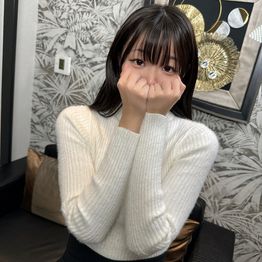 FC2-PPV-4897986 〇〇歳 由衣ちゃん。詳.しくは言えません。本文を読んでください。糸を引くピンクマンコ。