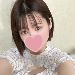 FC2-PPV-4904990 【完全素人&初撮り】可愛くて恥ずかしがり屋の初々しい19歳！押しに弱く流れのまま人生初中出しハメ♡特典有り