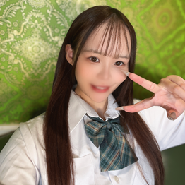 FC2-PPV-4918326 【ふとした笑顔に恋をする、黒髪ロングの誘惑】神スタイル18歳ひとみちゃんが涙ポロ！悶絶初20cmオーバー巨根で大量中出し、しっかりカメラに収めて参りました。