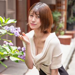 FC2-PPV-4932450 【初】※早期特典 語学堪能才色兼備 の美容部員 、裏のKAO。快楽限界・突破!上からマ〇コ握りしめ『 L Iっぱい突いてぐだしゃL」』白目アへ顔で中出希望!