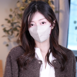 FC2-PPV-4935049 【顔も体も美麗な45歳のシンマ.マ】年下男の猛る肉棒を口と素股で味わい尽くす美魔女さんに濃厚ザーメンをプレゼント